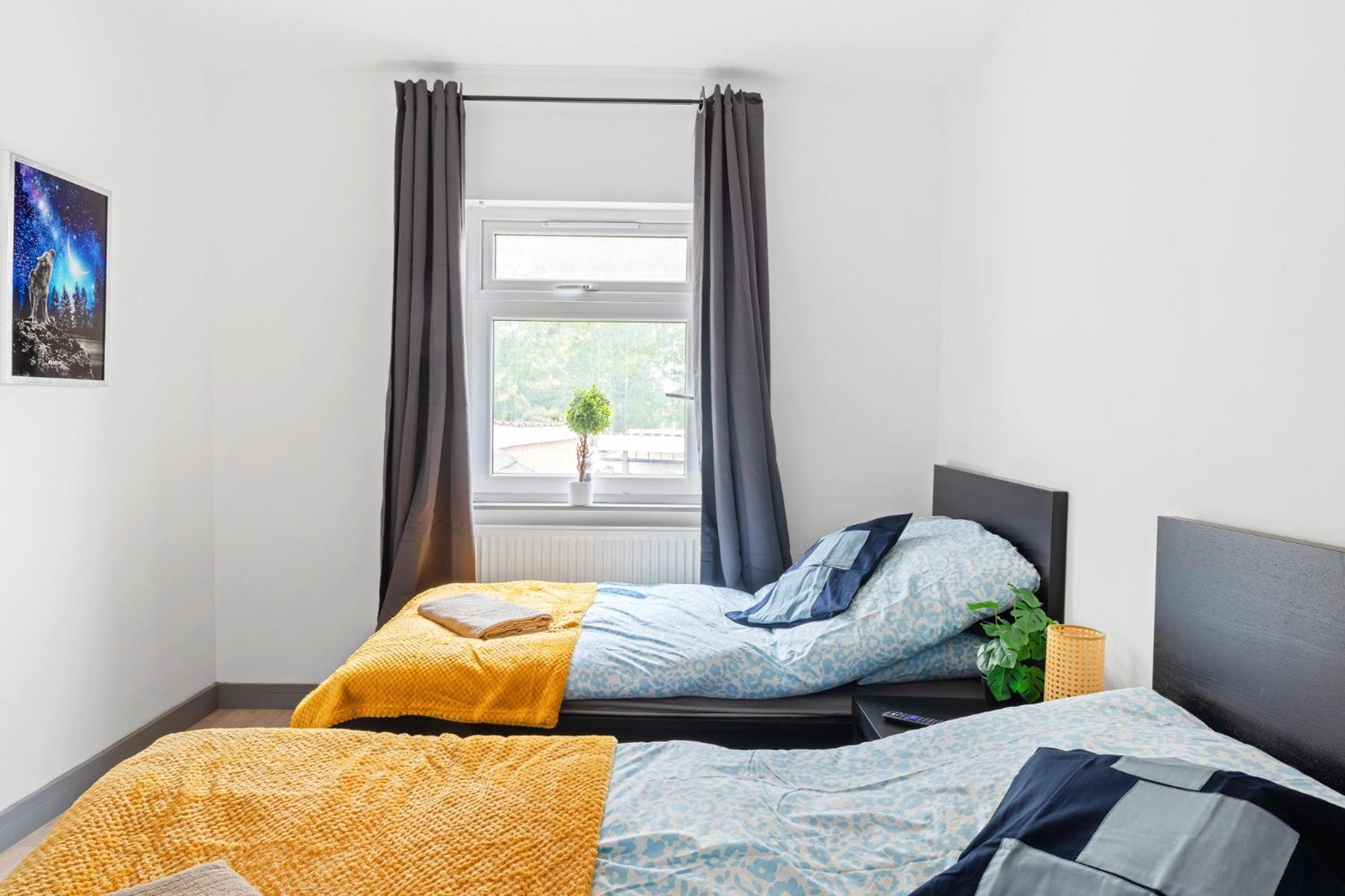 Stanion Luxurious 3 Bedroom Modern House Northamptonshire, Double, Twins, Single, Free Parking, Free Wi-Fi, Pets, Up To 8 Sleeps, 4 Smart Tvs Corby Eksteriør billede