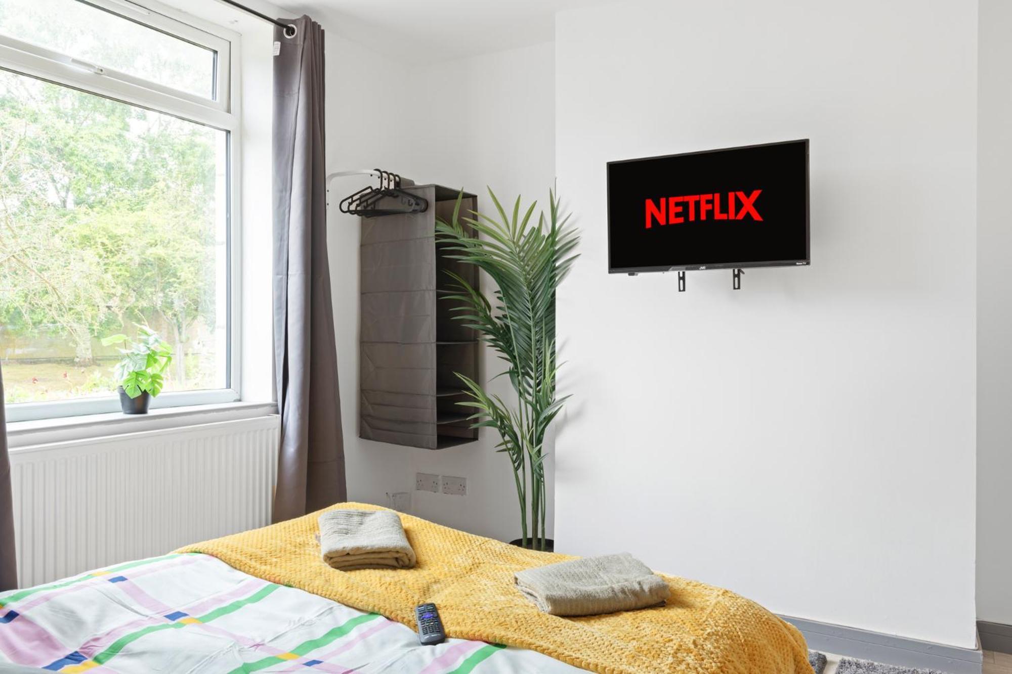 Stanion Luxurious 3 Bedroom Modern House Northamptonshire, Double, Twins, Single, Free Parking, Free Wi-Fi, Pets, Up To 8 Sleeps, 4 Smart Tvs Corby Eksteriør billede